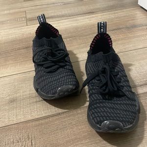 Adidas NMD's R1 Primeknit Triple black